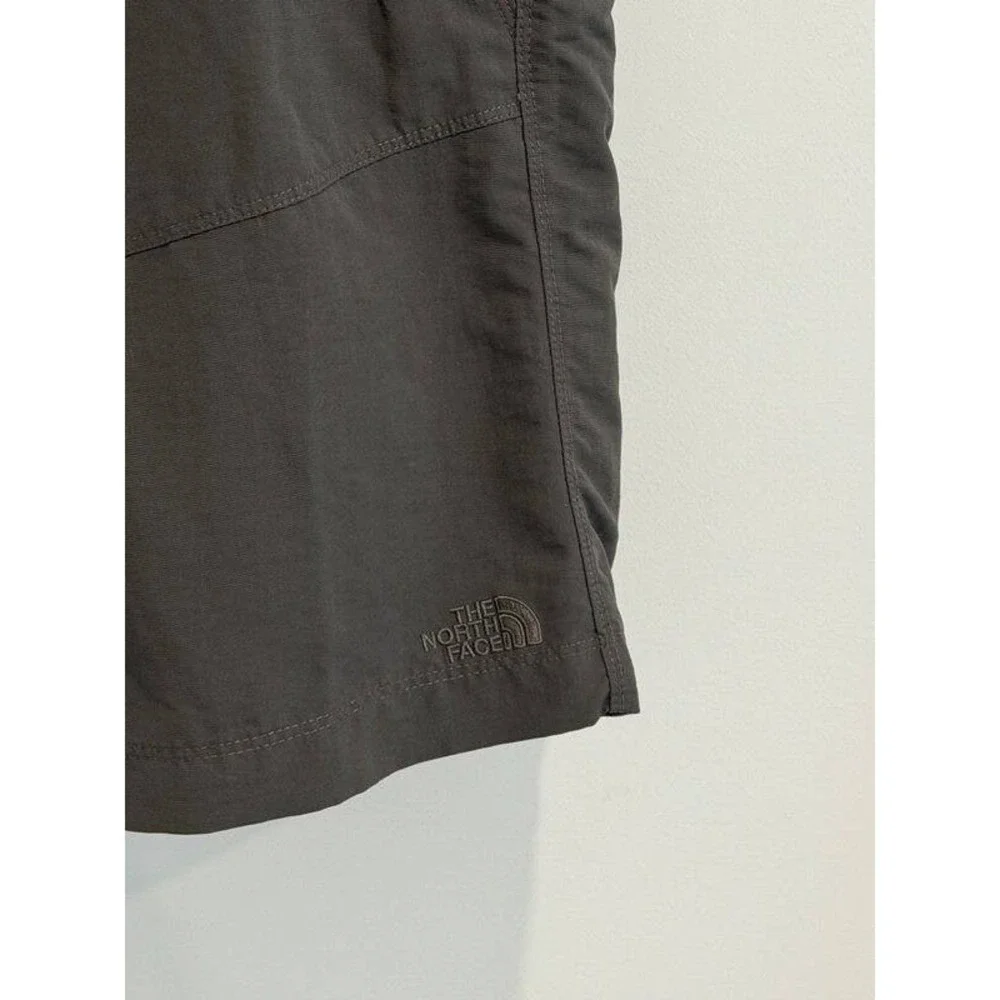 The North Face Mens Dark Gray Ripstop Shorts AXEZ Nylon Size 36